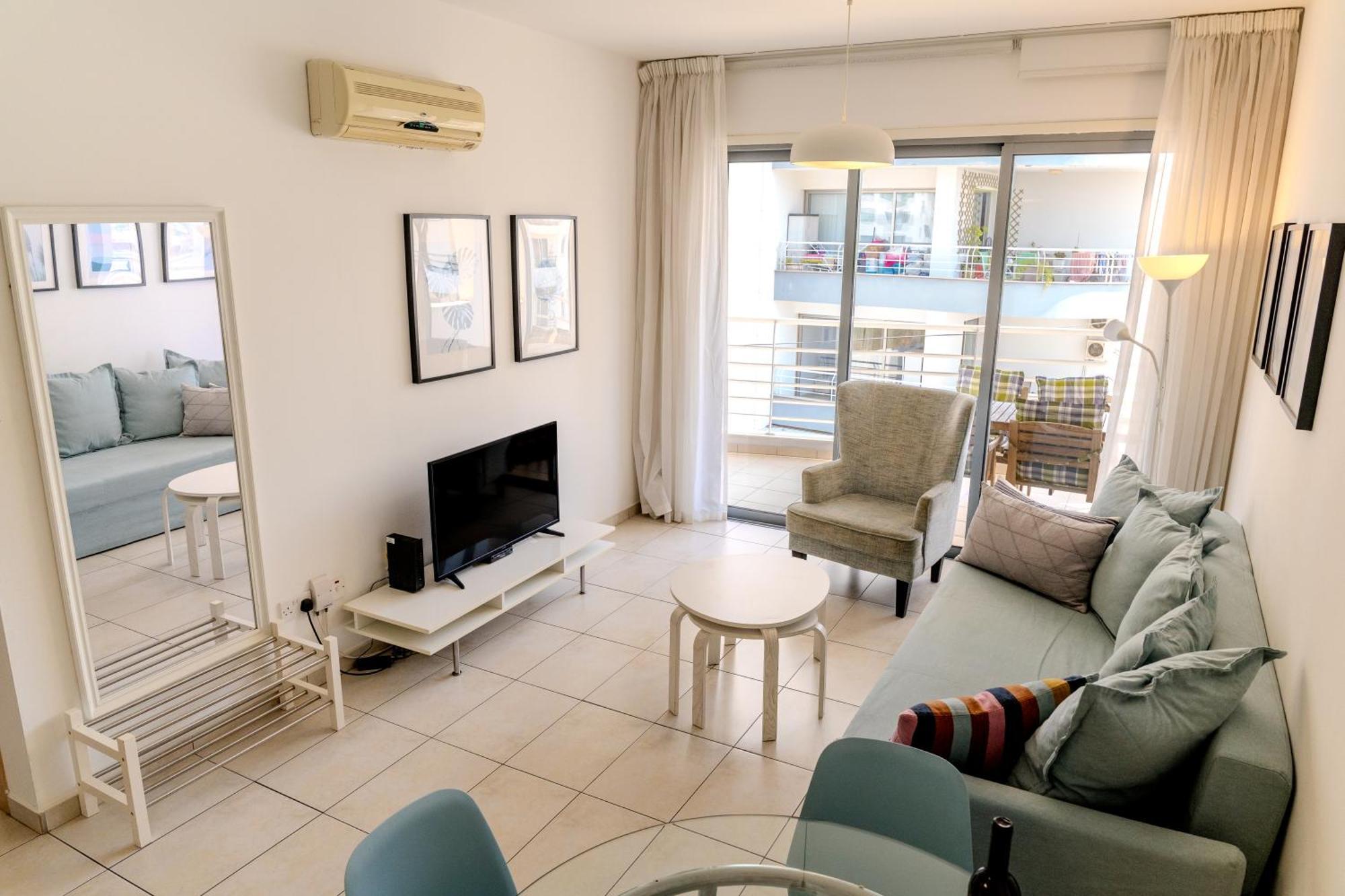 Blue Dawn Center Flat Lägenhet Larnaca Exteriör bild