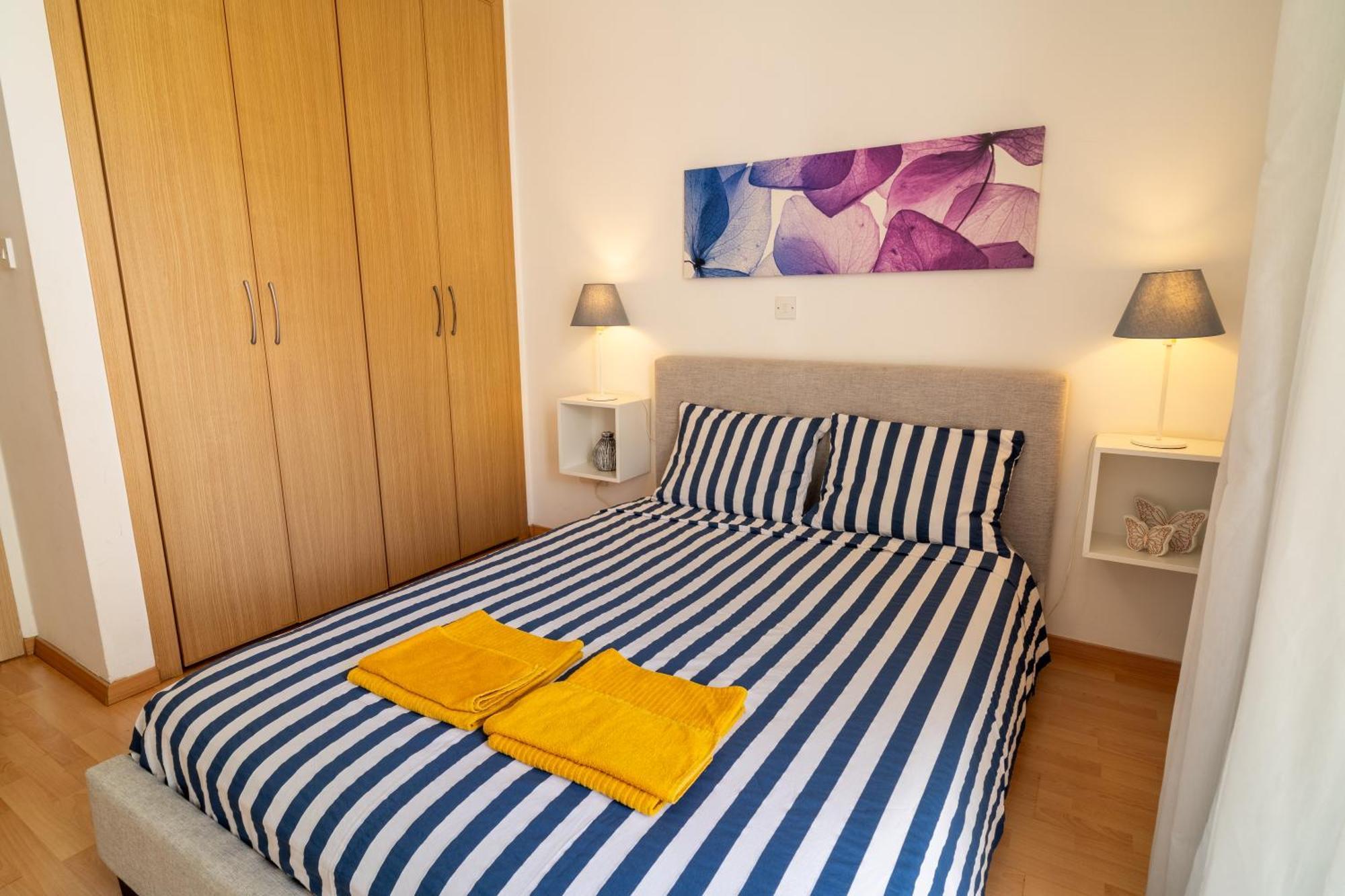Blue Dawn Center Flat Lägenhet Larnaca Exteriör bild
